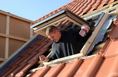 Pose de fenêtres de toit Velux à Guercheville
